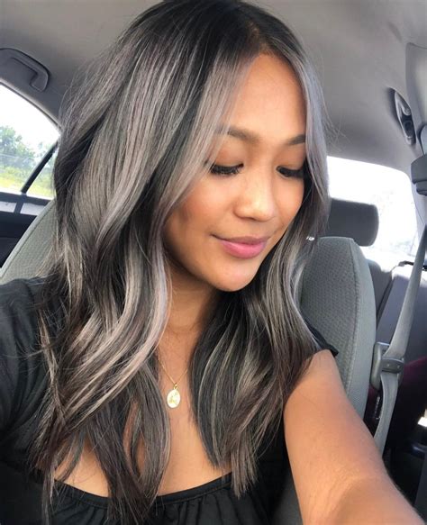 cabello gris mujer